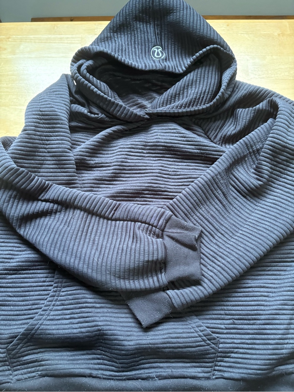 lululemon athletica Men’s Black Ribbed Hooded Pullover